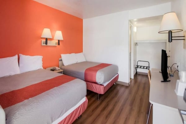 Foto van 2 tweepersoonsbedden | Niet-roken, koelkast - Vakantiehuis in Moses Lake - BedRoom