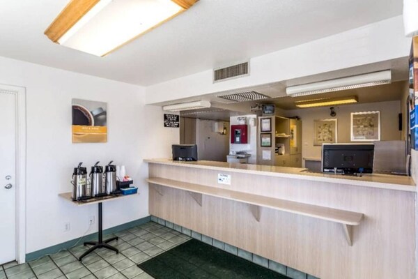 Foto van 2 tweepersoonsbedden | Niet-roken, koelkast - Vakantiehuis in Moses Lake - FloorPlan