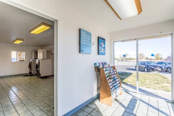 Foto van 2 tweepersoonsbedden | Niet-roken, koelkast - Vakantiehuis in Moses Lake - FloorPlan
