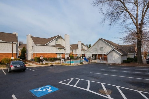 Foto van 2 tweepersoonsbedden | Roken toegestaan - Vakantiehuis in Greensboro - ExteriorSummer