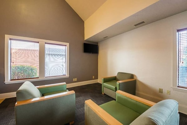 Foto van 2 tweepersoonsbedden | Roken toegestaan - Vakantiehuis in Greensboro - FloorPlan