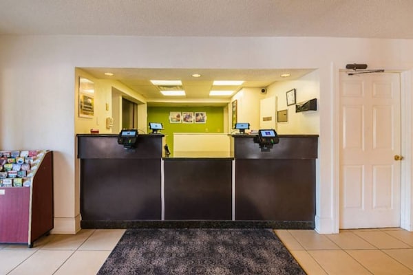 Foto van 2 tweepersoonsbedden | Roken toegestaan - Vakantiehuis in Greensboro - ExteriorSummer