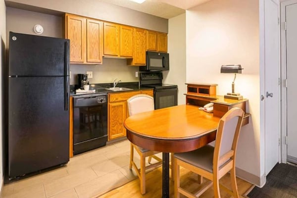 Foto van 2 tweepersoonsbedden | Roken toegestaan - Vakantiehuis in Greensboro - Kitchen