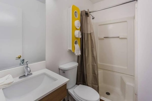 Foto van 2 tweepersoonsbedden | Roken toegestaan | Jacksonville - BathRoom