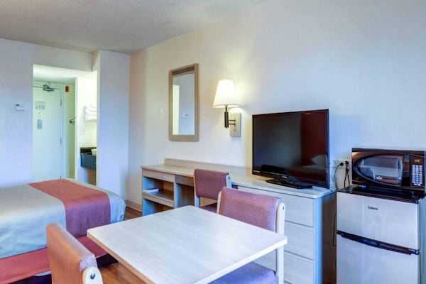 Foto van 1 kingsize bed | Nsmk, Micfridge - Vakantiehuis in Greenwood Village - BedRoom