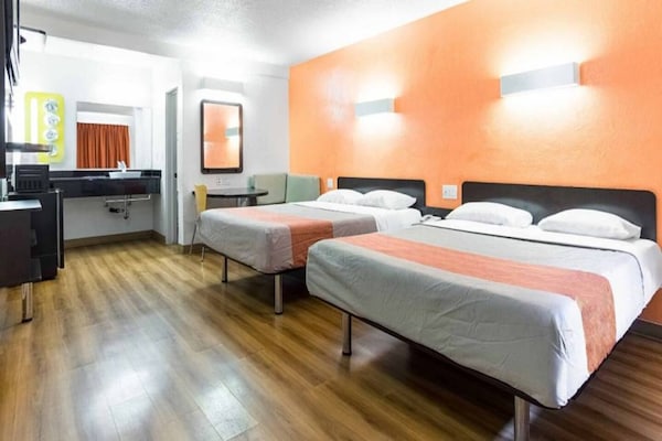 Foto van 2 tweepersoonsbedden (queensize) | Roken toegestaan - BedRoom