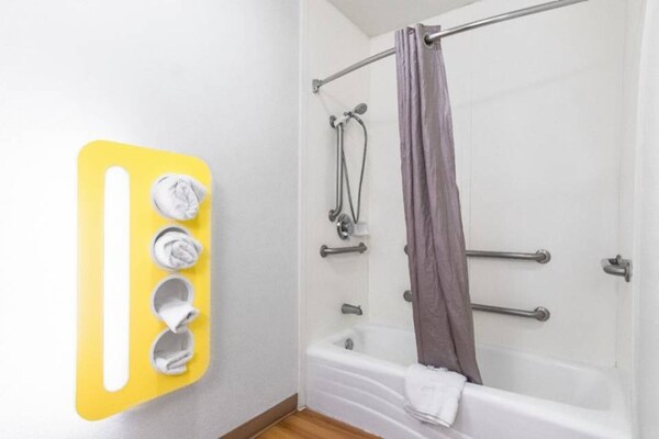 Foto van 2 tweepersoonsbedden (queensize) | Roken toegestaan - Facilities