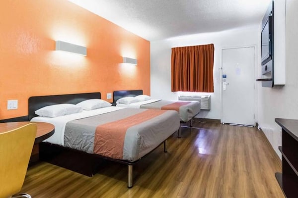 Foto van 2 tweepersoonsbedden (queensize) | Roken toegestaan - BedRoom