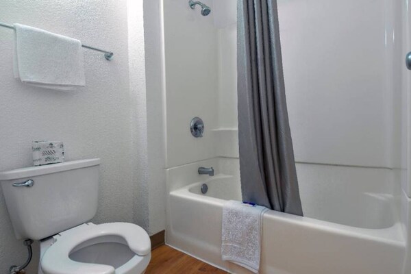 Foto van 1 tweepersoonsbed | Niet-roken - Vakantiehuis in Chino - Facilities