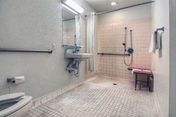 Foto van 1 tweepersoonsbed | Deluxe - Vakantiehuis in Chino - Facilities