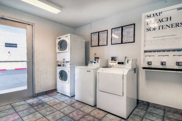 Foto van 1 tweepersoonsbed | Deluxe - Vakantiehuis in Chino - Facilities
