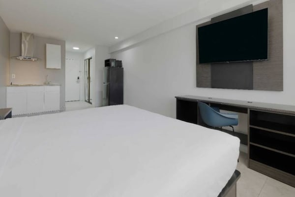 Foto van 1 kingsize bed | Rookvrij, Keuken - Vakantiehuis in Artesia - BedRoom