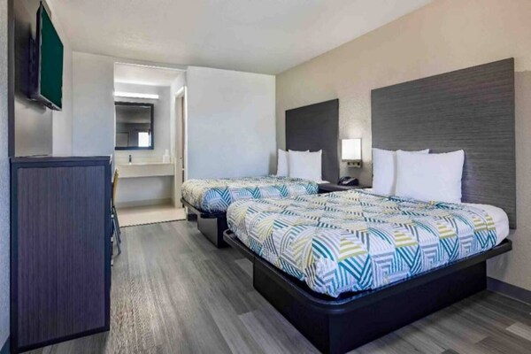 Foto van 2 tweepersoonsbedden | Rookvrij, Keuken - Vakantiehuis in Lake-Charles - BedRoom