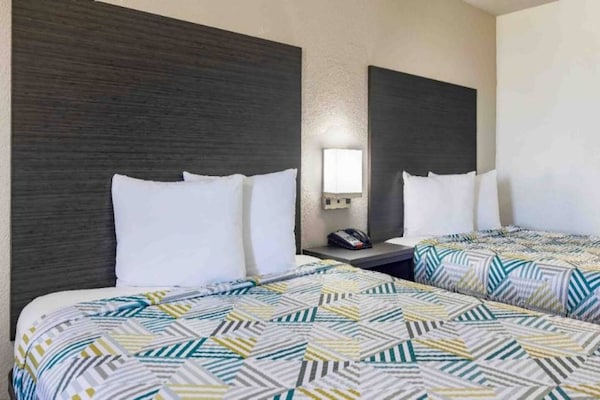 Foto van 2 tweepersoonsbedden | Rookvrij, Keuken - Vakantiehuis in Lake-Charles - BedRoom