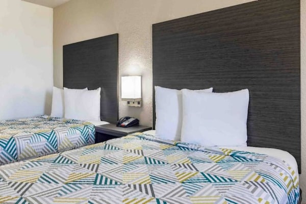 Foto van 2 tweepersoonsbedden | Rookvrij, Keuken - Vakantiehuis in Lake-Charles - BedRoom