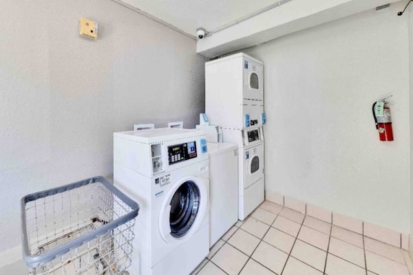 Foto van 1 tweepersoonsbed (queensize) | Minikoelkast - Vakantiehuis in Austin - Facilities
