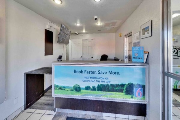 Foto van 2 tweepersoonsbedden | Minikoelkast - Vakantiehuis in Austin - FloorPlan