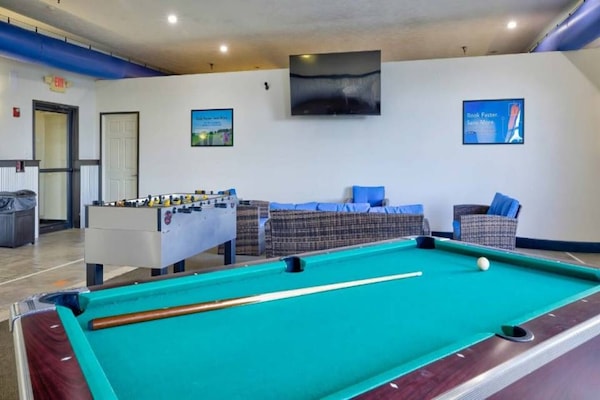 Foto van 2 tweepersoonsbedden (queensize) | Rookvrij, minikoelkast - Facilities