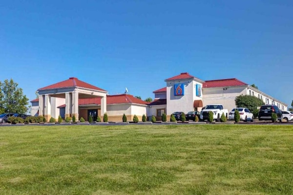 Foto van 2 tweepersoonsbedden (queensize) | - Vakantiehuis in Shepherdsville - ExteriorSummer