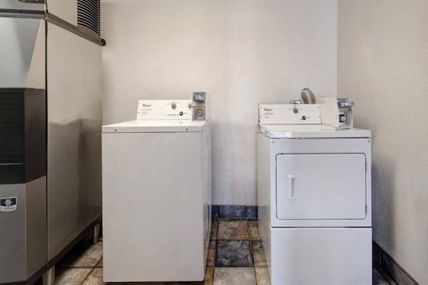Foto van 2 tweepersoonsbedden (queensize) | Roken - Vakantiehuis in Shepherdsville - Facilities