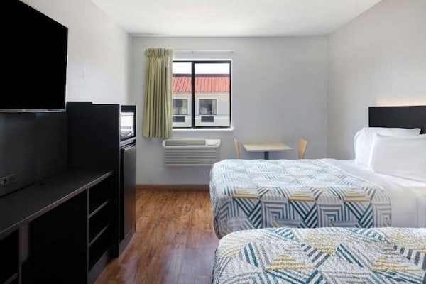 Foto van 2 tweepersoonsbedden (queensize) | Roken - Vakantiehuis in Shepherdsville - BedRoom