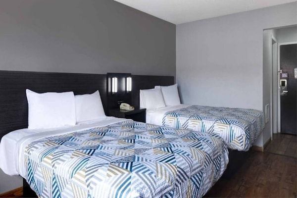 Foto van 2 tweepersoonsbedden (queensize) | Roken - Vakantiehuis in Shepherdsville - BedRoom