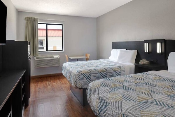 Foto van 2 tweepersoonsbedden (queensize) | Roken - Vakantiehuis in Shepherdsville - BedRoom