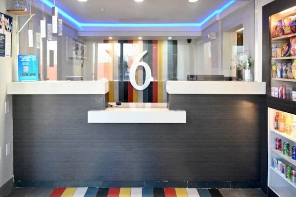 Foto van 1 tweepersoonsbed (queensize) | Niet-roken, koelkast (Micfridge) - FloorPlan
