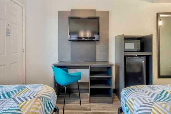 Foto van 2 tweepersoonsbedden | Roken toegestaan - Vakantiehuis in Russellville - BedRoom