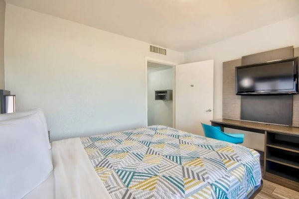 Foto van 1 tweepersoonsbed (queensize) | Roken mogelijk - Vakantiehuis in Russellville - BedRoom