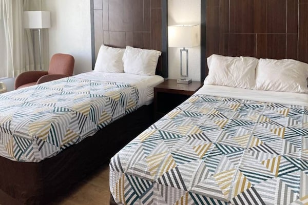 Foto van 2 tweepersoonsbedden | Roken toegestaan - Vakantiehuis in Opelika AL - BedRoom
