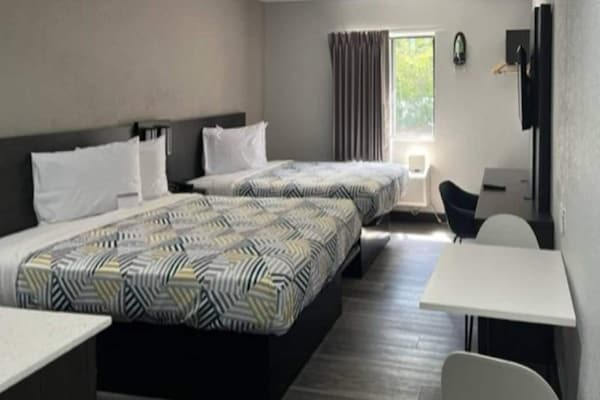 Foto van 2 tweepersoonsbedden | Rookoven, koelkast - Vakantiehuis in Little Rock AR - BedRoom