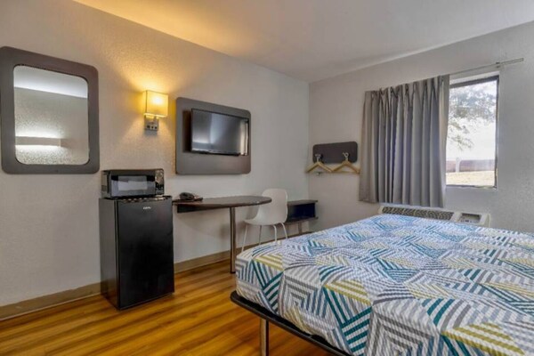 Foto van 1 kingsize bed | Rookvrij, Keuken - Vakantiehuis in Little Rock AR - BedRoom