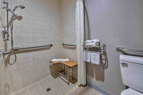 Foto van 1 tweepersoonsbed (Queensize) | Nsmk, Keuken - Vakantiehuis in Little Rock AR - Facilities