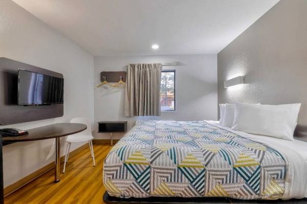 Foto van 1 tweepersoonsbed (queensize|Roken toegesta Keuken - BedRoom
