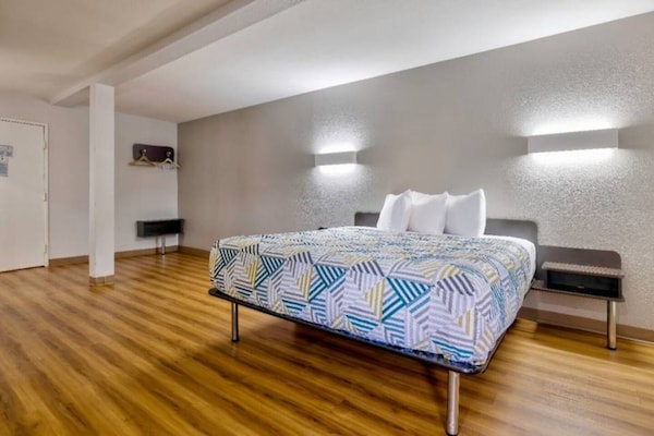 Foto van 1 tweepersoonsbed (queensize|Roken toegesta Keuken - BedRoom