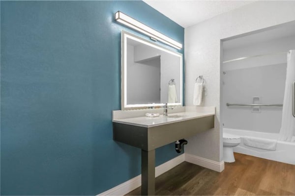 Foto van 2 tweepersoonsbedden | Nsmk, koelkast - Vakantiehuis in Madera CA - BathRoom