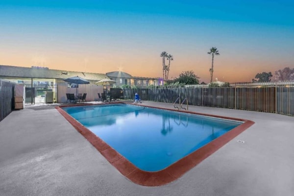 Foto van 2 tweepersoonsbedden | Nsmk, koelkast - Vakantiehuis in Madera CA - Pool