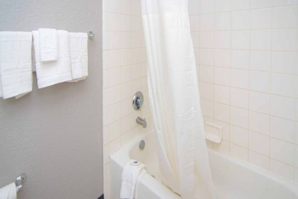 Foto van 2 queensize bedden Nmsk | Palm Beach - Vakantiehuis in West Palm Beach - BathRoom