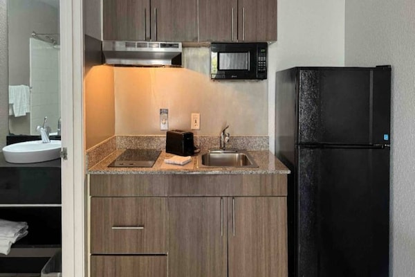 Foto van 2 queensize bedden Nmsk | Palm Beach - Vakantiehuis in West Palm Beach - Kitchen