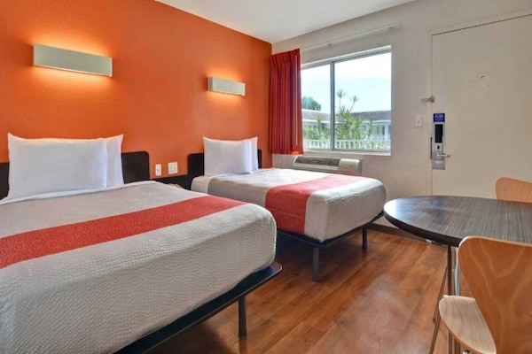 Foto van 2 tweepersoonsbedden | Dania Beach - Vakantiehuis in Dania Beach - BedRoom