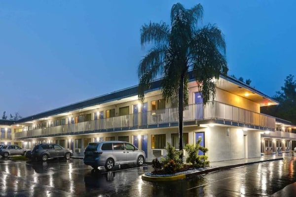 Foto van 1 tweepersoonsbed (queensize) | Roken toegestaan - Vakantiehuis in Dania Beach - ExteriorSummer