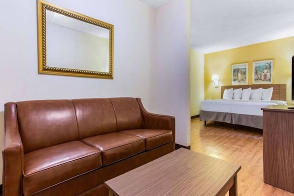 Foto van 1 tweepersoonsbed (Queensize) | Nsmk, keuken, slaapbank - BedRoom