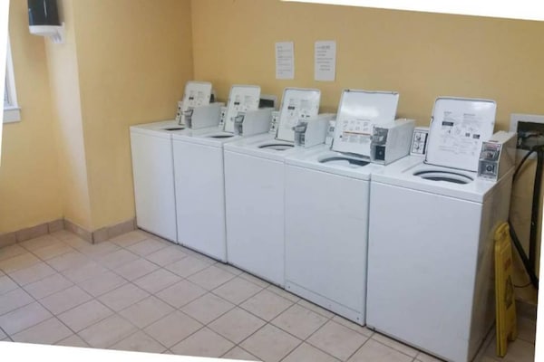 Foto van 1 tweepersoonsbed (queensize) | Roken toegestaan, slaapbank - Facilities