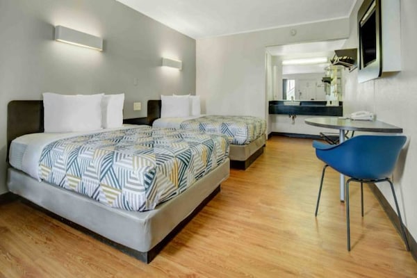 Foto van 2 tweepersoonsbedden | Rolstoeltoegankelijk - Vakantiehuis in LIMA - BedRoom