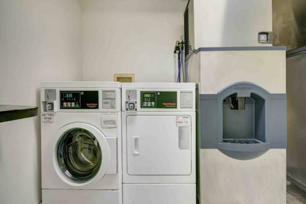 Foto van 2 tweepersoonsbedden (queensize) | Rookvrij - Vakantiehuis in LIMA - Facilities