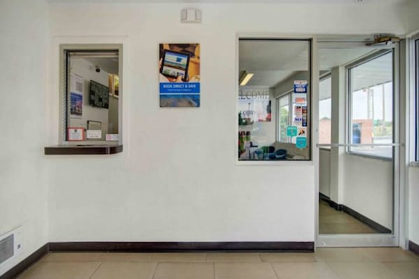 Foto van 2 tweepersoonsbedden (queensize) | Rookvrij - Vakantiehuis in LIMA - FloorPlan