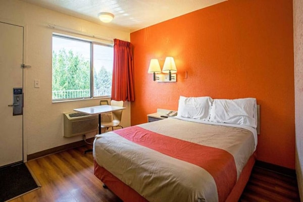 Foto van 1 tweepersoonsbed | Toegankelijk voor mindervaliden/bad - BedRoom