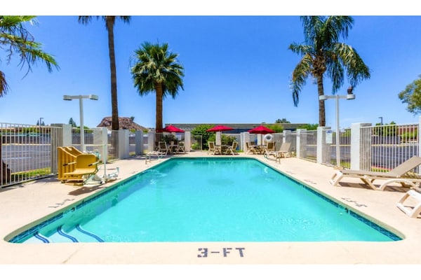 Foto van 1 tweepersoonsbed (Queensize) | Luchthaven Phoenix - PoolOfHouse