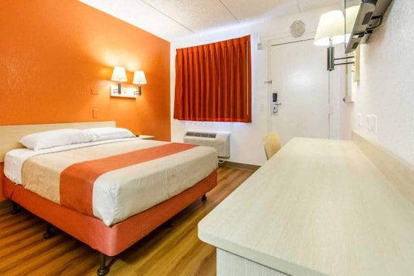 Foto van 1 tweepersoonsbed (Queensize) | Luchthaven Phoenix - BedRoom